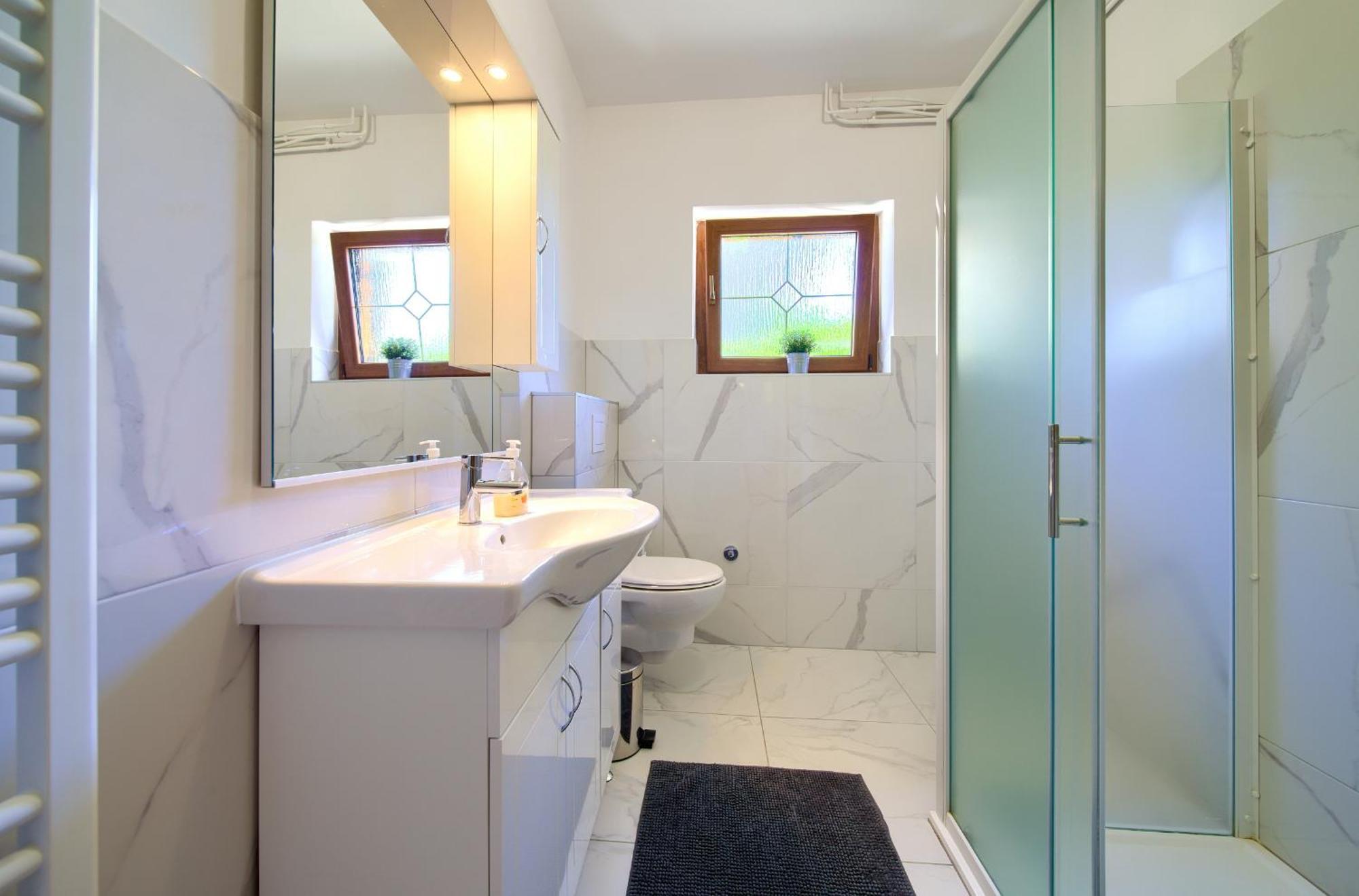 Apartment Bazina - Airconditioning, Parking, 500M From The Beach Krk Town Eksteriør billede